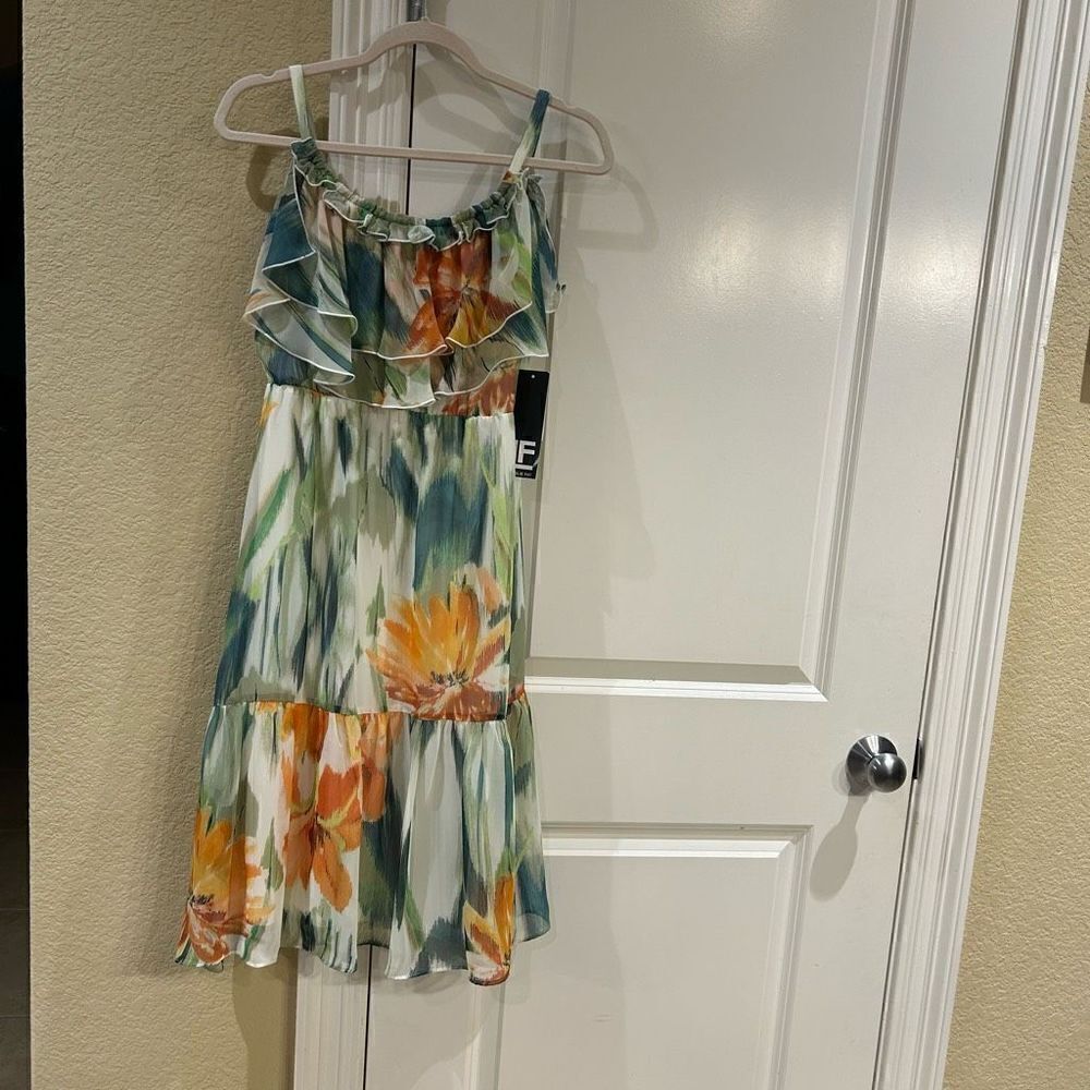 Leslie Fay NWT size 4 Floral midi dress‎